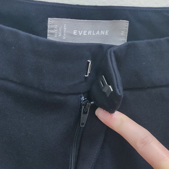 Everlane | The Fixed-Waist Stretch Cotton Pant | Black | Size 2 - Picture 6 of 10